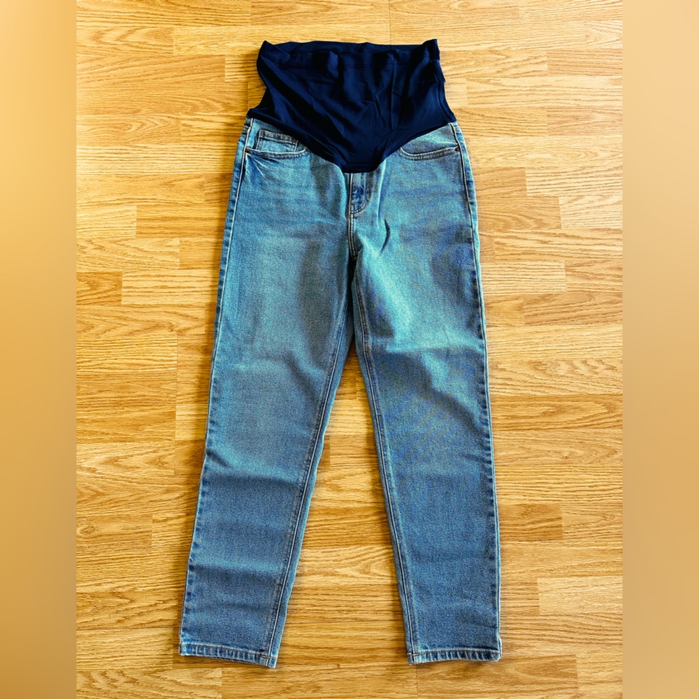 Maternity Jeans Straight cropped- size medium- never worn.